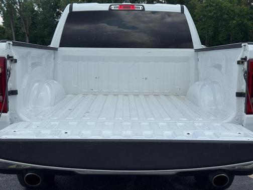 Bright White Clearcoat 2024 RAM 1500 Laramie