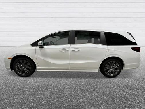 Platinum White Pearl 2026 Honda Odyssey Touring