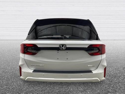 Platinum White Pearl 2026 Honda Odyssey Touring
