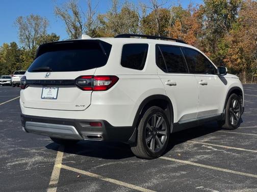 2023 Honda Pilot Elite
