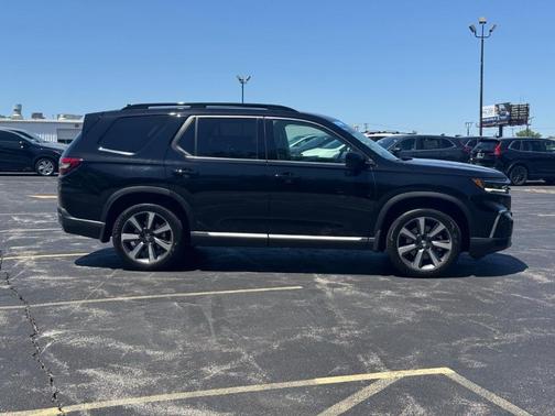 Crystal Black Pearl 2024 Honda Pilot Elite