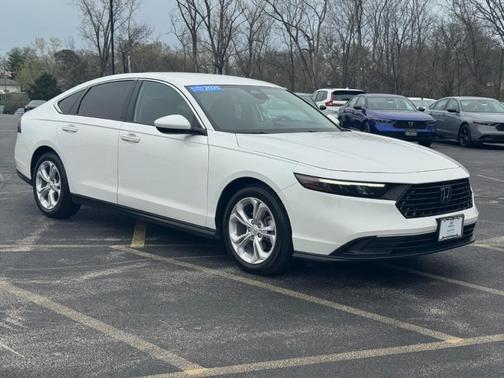 Platinum White Pearl 2025 Honda Accord LX