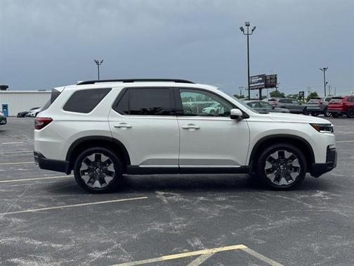 Platinum White Pearl 2026 Honda Pilot Touring
