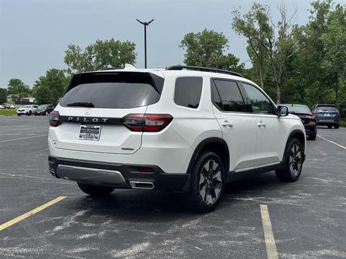 Platinum White Pearl 2026 Honda Pilot Touring