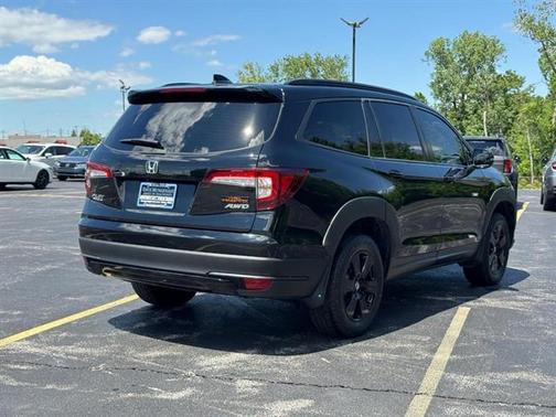 Crystal Black Pearl 2022 Honda Pilot TrailSport
