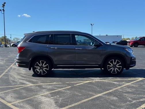 2022 Honda Pilot Touring 7-Passenger