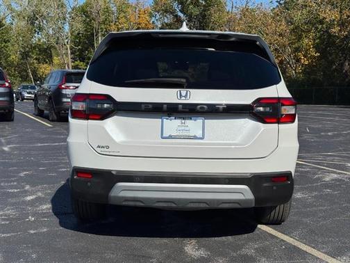 2023 Honda Pilot EX-L 8-Passenger