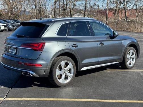 2022 Audi Q5 45 S line Premium Plus