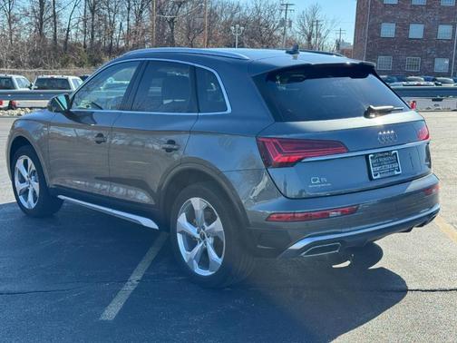 2022 Audi Q5 45 S line Premium Plus