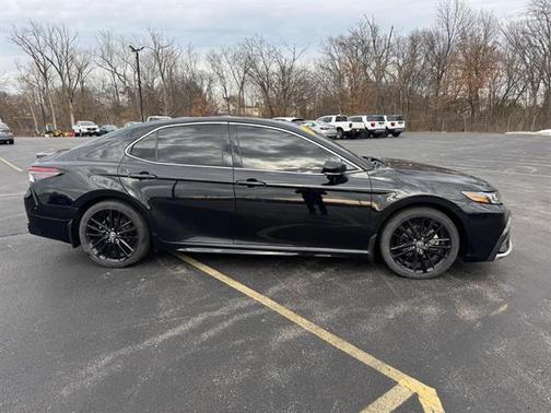 2022 Toyota Camry Hybrid XSE