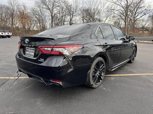 2022 Toyota Camry Hybrid XSE