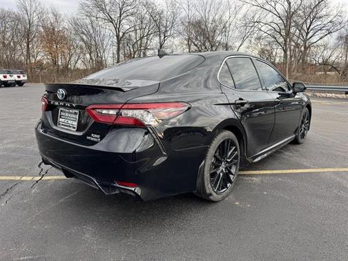2022 Toyota Camry Hybrid XSE