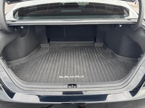 2022 Toyota Camry Hybrid XSE