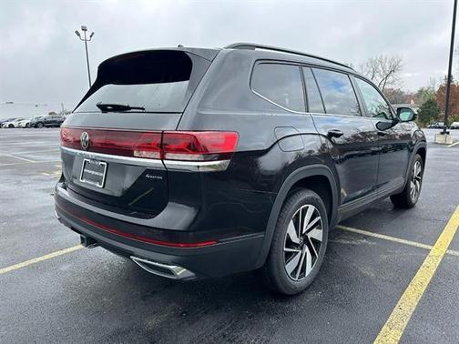 2024 Volkswagen Atlas 2.0T SE
