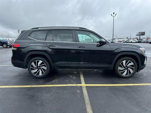 2024 Volkswagen Atlas 2.0T SE