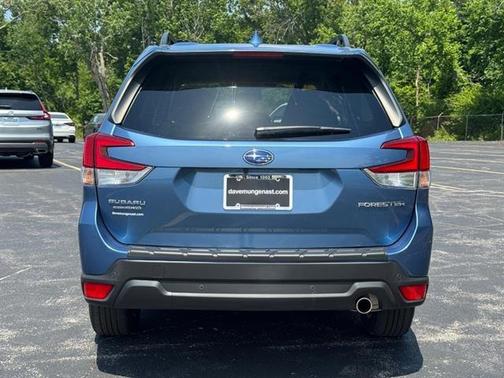 Horizon Blue Pearl 2022 Subaru Forester Limited