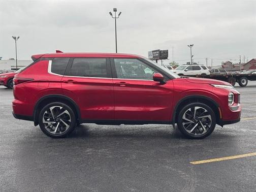 2022 Mitsubishi Outlander ES