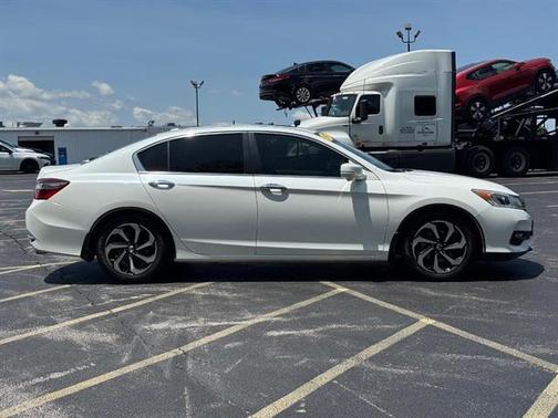 2017 Honda Accord EX-L w/Navigation & Honda Sensing