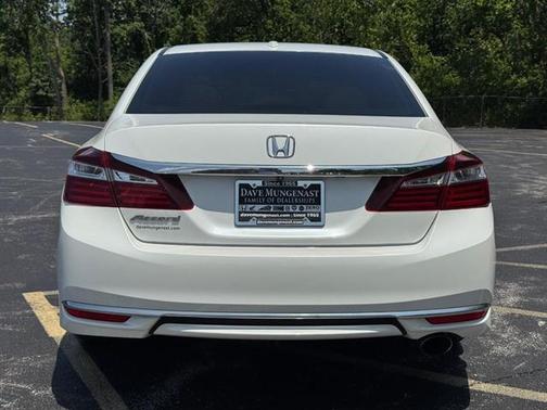 2017 Honda Accord EX-L w/Navigation & Honda Sensing