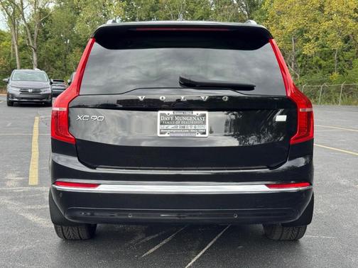2023 Volvo XC90 Recharge Plug-In Hybrid T8 Plus 6-Seater