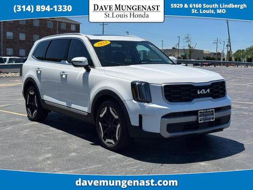 Glacial White Pearl 2023 Kia Telluride S