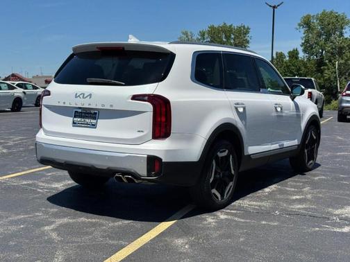 Glacial White Pearl 2023 Kia Telluride S