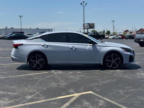 Gray Sky Pearl 2024 Nissan Altima 2.5 SR