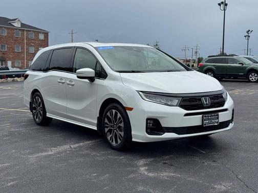 Platinum White Pearl 2026 Honda Odyssey Elite