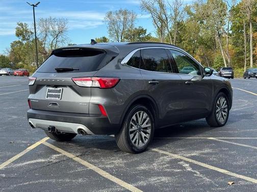 2022 Ford Escape Titanium