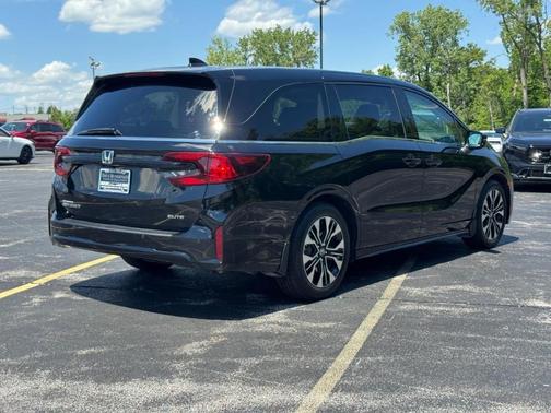 Crystal Black Pearl 2026 Honda Odyssey Elite