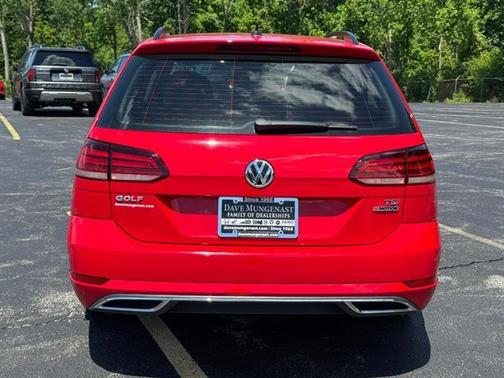 Tornado Red 2018 Volkswagen Golf SportWagen TSI S