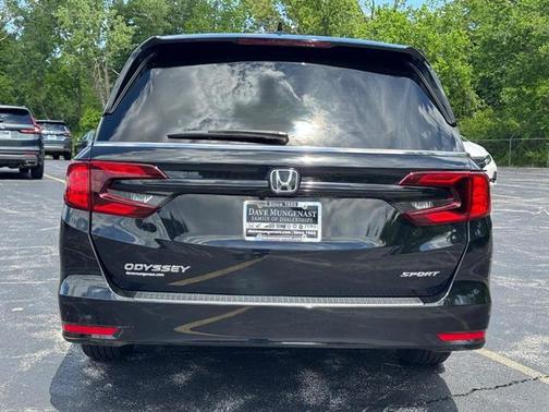 Crystal Black Pearl 2024 Honda Odyssey Sport