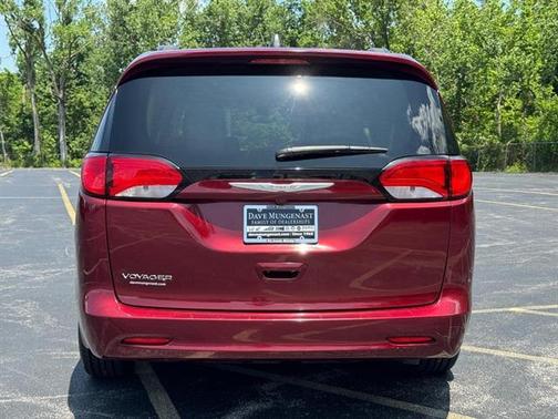 2021 Chrysler Voyager LXI