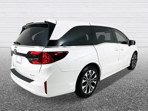 Platinum White Pearl 2026 Honda Odyssey Elite