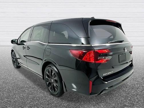 Crystal Black Pearl 2026 Honda Odyssey Sport-L