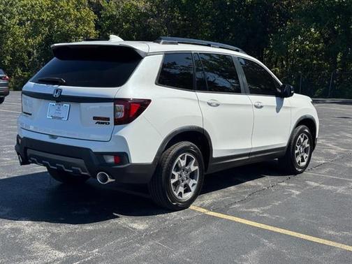 Platinum White Pearl 2023 Honda Passport TrailSport