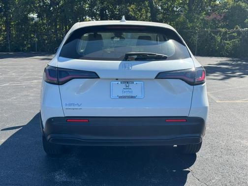 Platinum White Pearl 2025 Honda HR-V LX