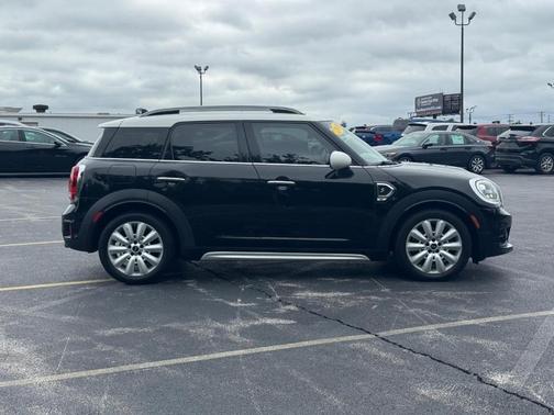 Midnight Black Metallic 2018 MINI Countryman Cooper S