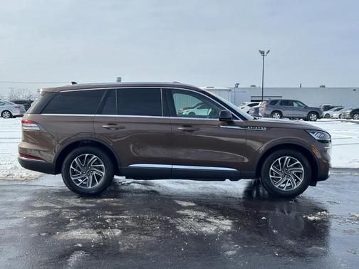 2022 Lincoln Aviator Standard AWD