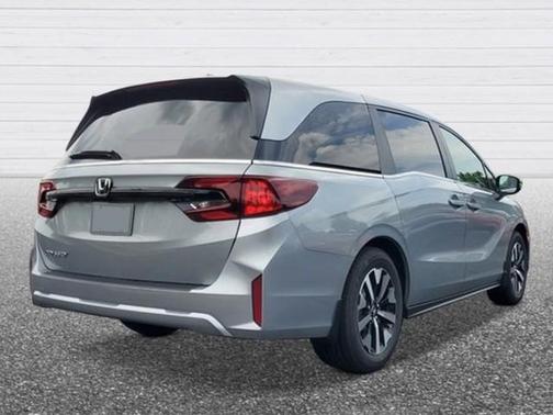 Solar Silver Metallic 2026 Honda Odyssey EX-L