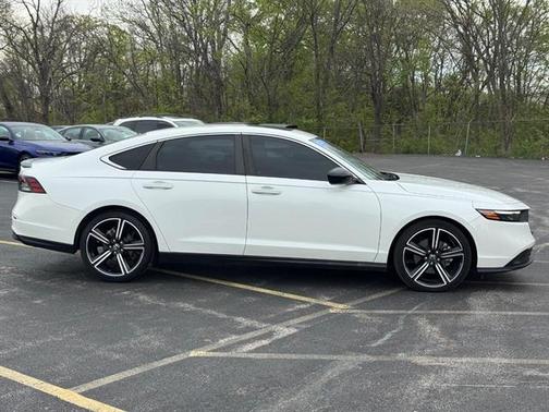 Platinum White Pearl 2023 Honda Accord Hybrid Sport