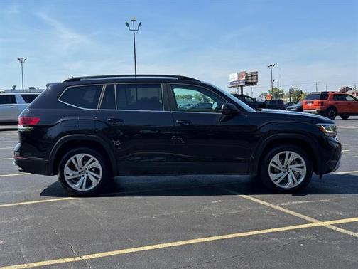 2022 Volkswagen Atlas 3.6L SE w/Technology