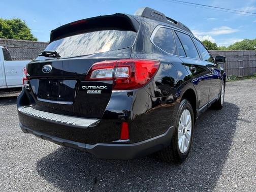 Crystal Black Silica 2017 Subaru Outback 2.5i Premium