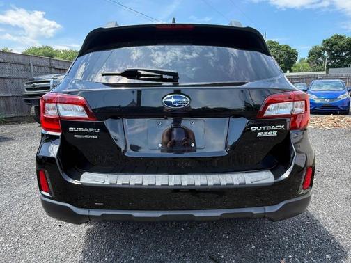 Crystal Black Silica 2017 Subaru Outback 2.5i Premium