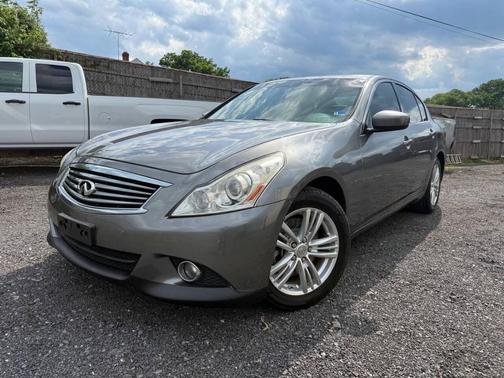 Black 2013 INFINITI G37x Base