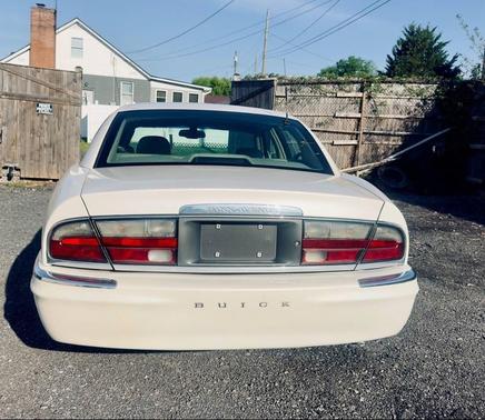 White 2005 Buick Park Avenue Base 4dr Sedan