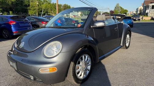 Reflex Silver/Black Cloth Roof 2004 Volkswagen New Beetle GLS