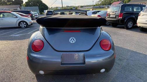 Reflex Silver/Black Cloth Roof 2004 Volkswagen New Beetle GLS