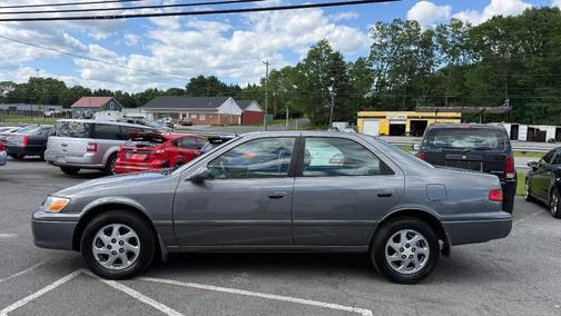 Gray 2001 Toyota Camry XLE