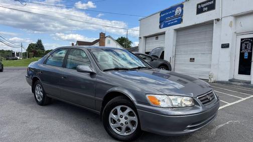 Gray 2001 Toyota Camry XLE